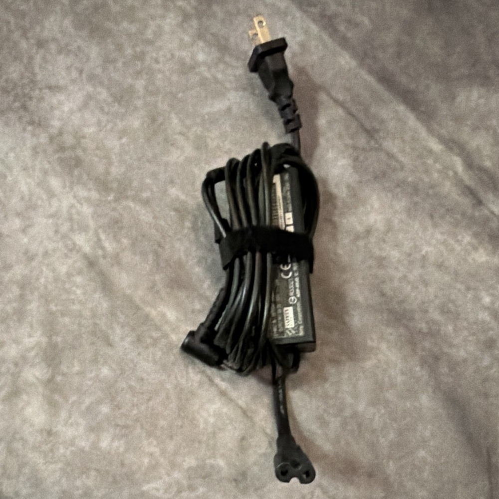 Sony ADP-45UCD AC Adapter Charger 19.5V 2.31A for VAIO Laptop Black